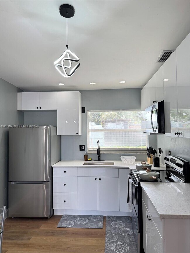 Building Photo - 414 NW 60th Way