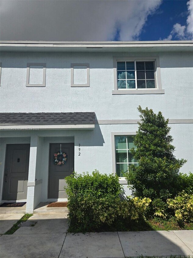Primary Photo - 392 NW 11th Ct