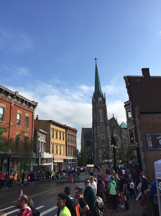 Foto del edificio - 1367 Burdette Ave