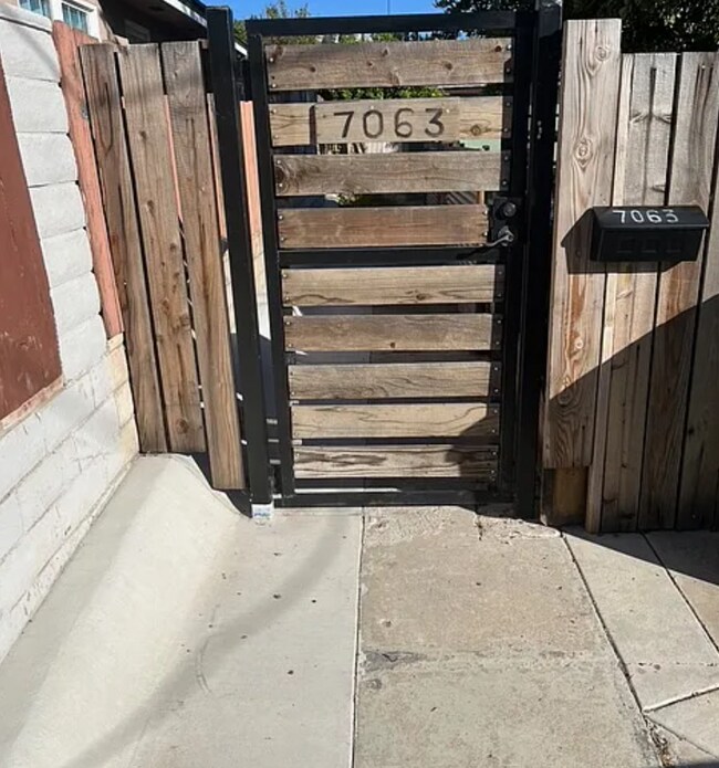 Foto del edificio - 7063 Eldridge St
