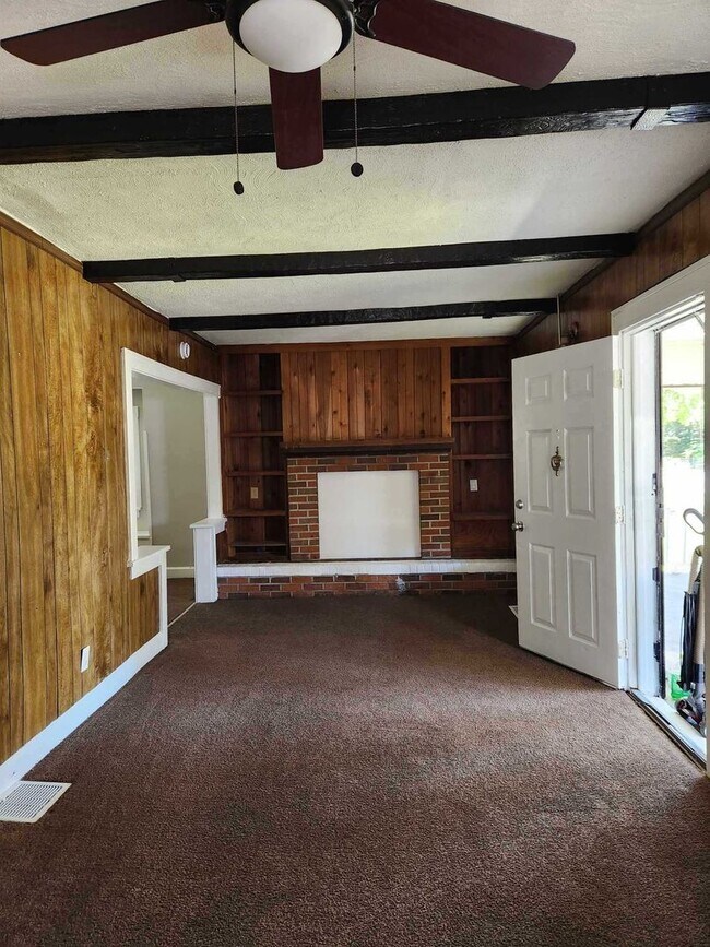 Foto del edificio - A beautiful, newly renovated 2 bed 1 bath!