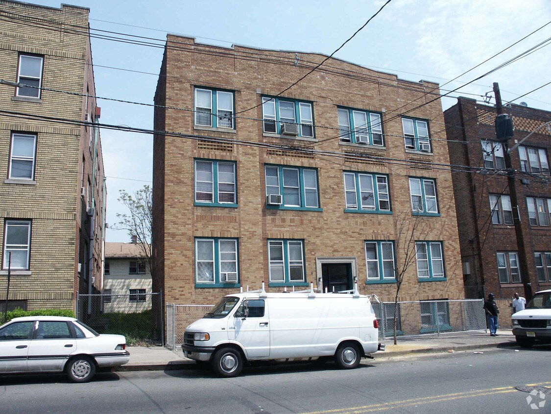 Primary Photo - 405-407 10th Ave