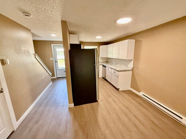 Building Photo - 3617-3623 Butternut Drive
