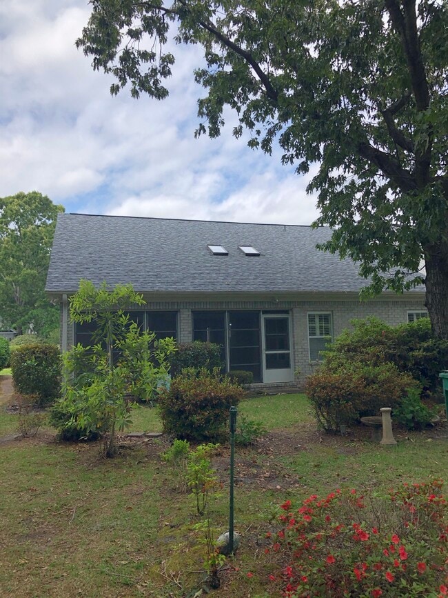 Screened Carolina room - 2067 Ayershire Ln