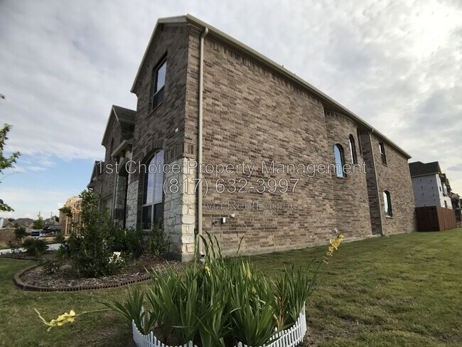 Foto del edificio - 5913 Richmond Dr