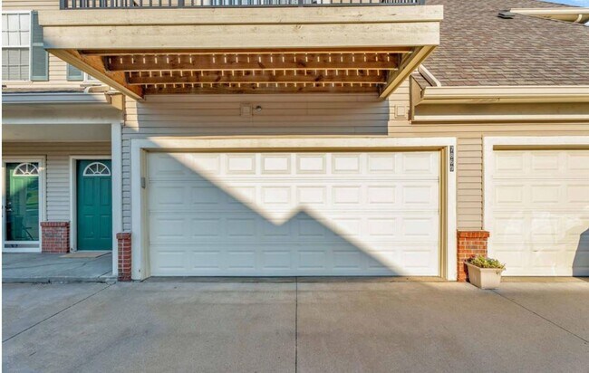 Foto del edificio - 7869 Ambassador Dr