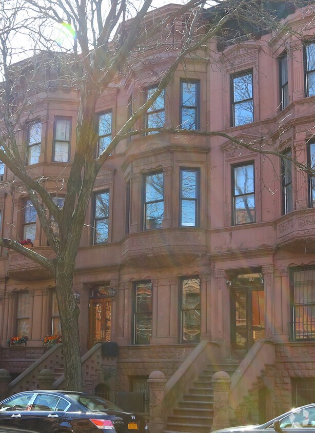 Foto principal - 78 W 120th St