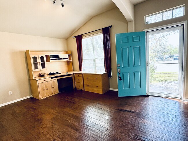 Building Photo - 7105 Cromarty Ln