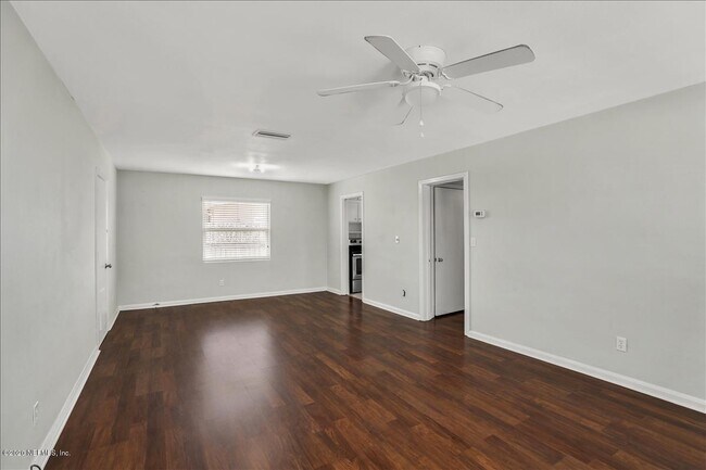 Building Photo - 174 13th St