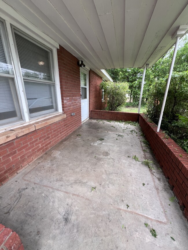 Foto del edificio - 1301 S Berry Rd