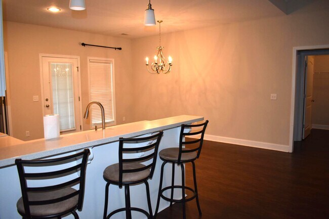 Foto del edificio - 441 Serenity Ave