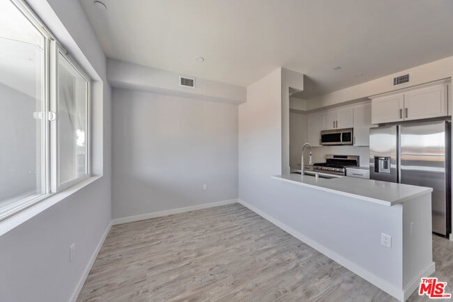 Building Photo - 5506 Thornburn St