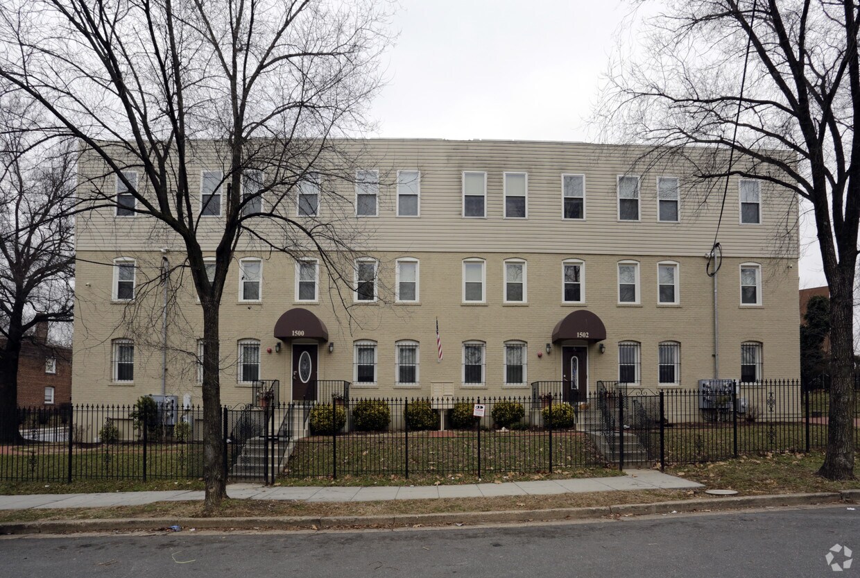 Building Photo - 1500-1502 Savannah St SE