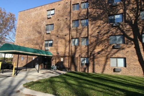 Building Photo - Grant Park Prairie Village of Marshall Town