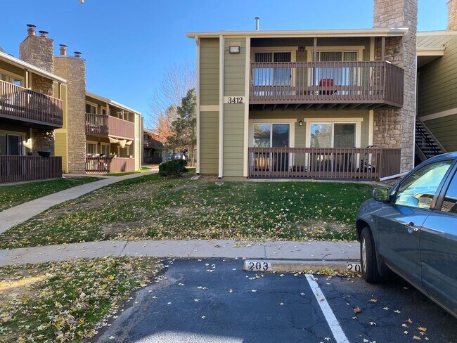 Building Photo - Sunflower Condo, Aurora!
