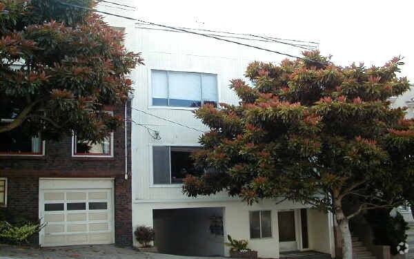 Building Photo - 1343 4th Ave