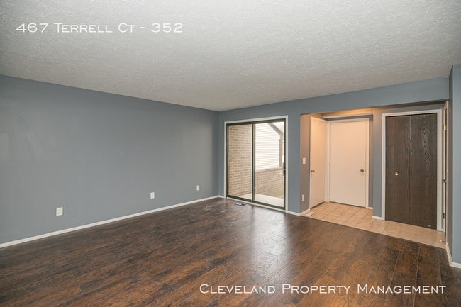 Building Photo - 2 Bedroom Richmond Hts Condo
