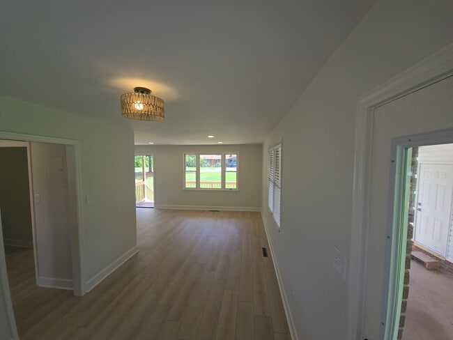 Building Photo - 509 Beechwood Cir