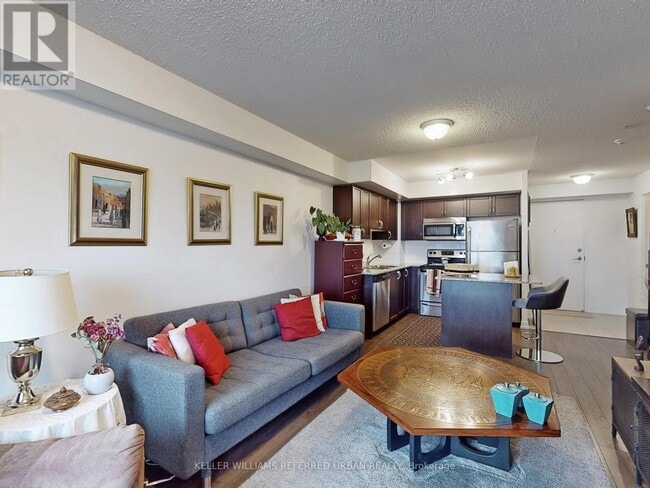 Building Photo - 816 Lansdowne Ave