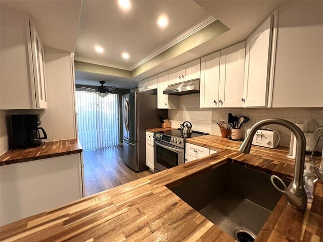Building Photo - 5205 Wedgewood Ln