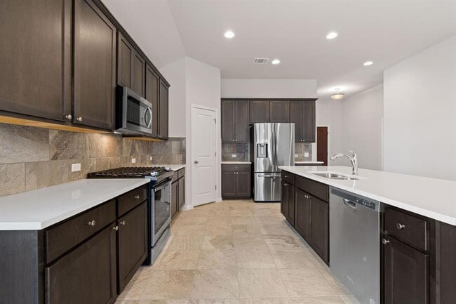 Building Photo - 228 Castlefields St