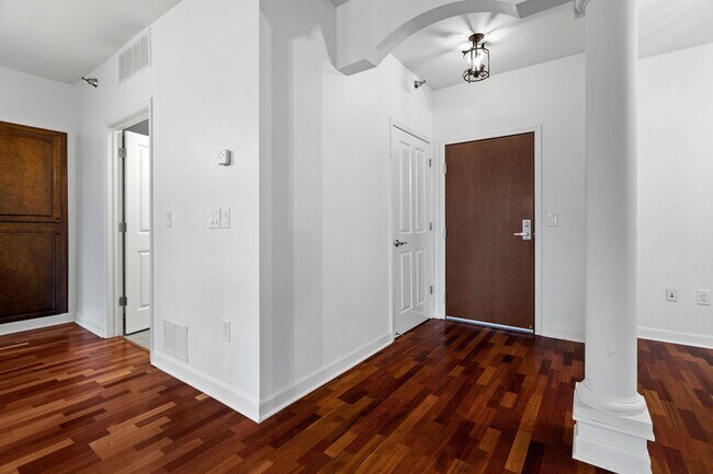 Building Photo - 317 Groveland Avenue 521