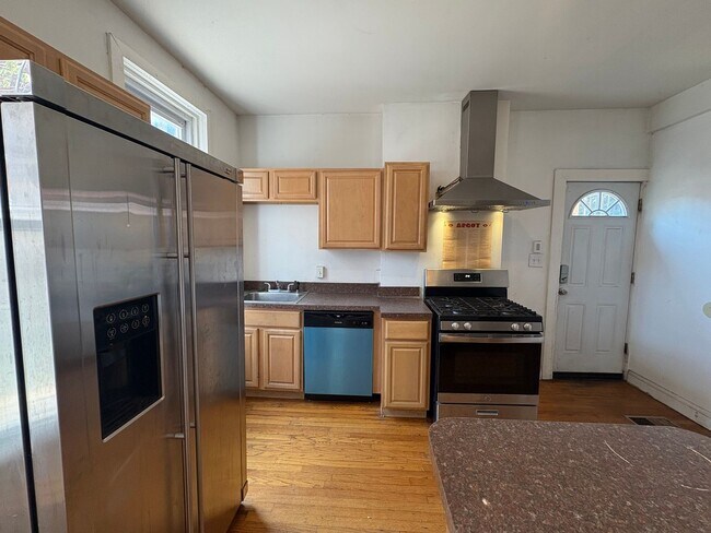 Building Photo - Enormous 5bd/4.5ba Charles Village Home CA...