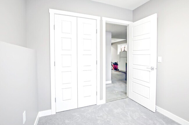 Building Photo - 70 Martinbrook Link NE