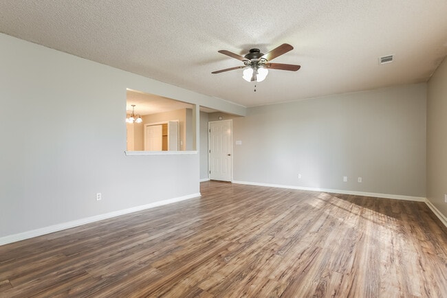 Foto del edificio - 2803 Henson Pl