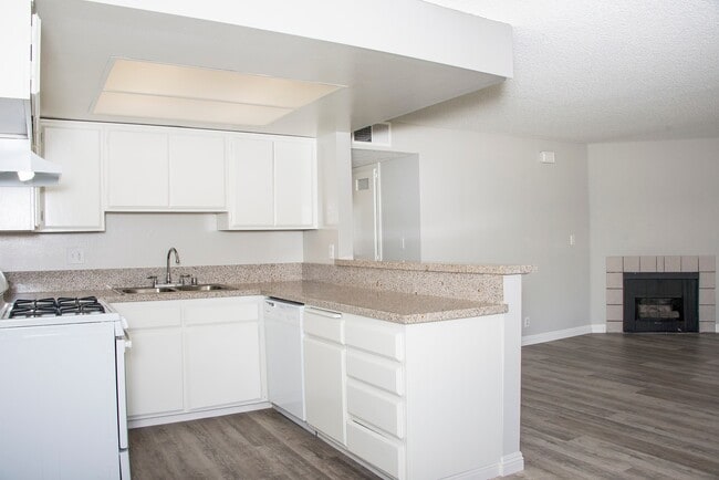 Building Photo - 433 N. Louise Street