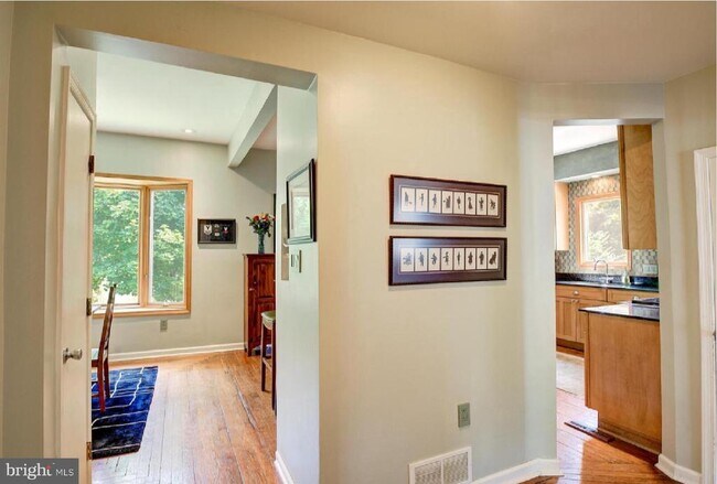 Foto del edificio - 105 Franklin Rd