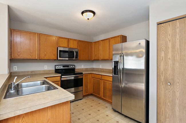 Building Photo - 222 Bertram Dr