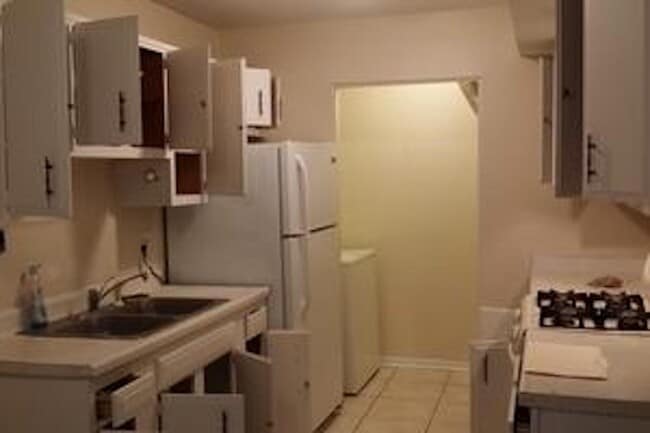 Foto del edificio - 1854 Jamestown Cir