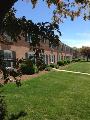 Park Manor - 312 Vernedale Dr