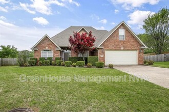 Building Photo - 815 Brookside Ct