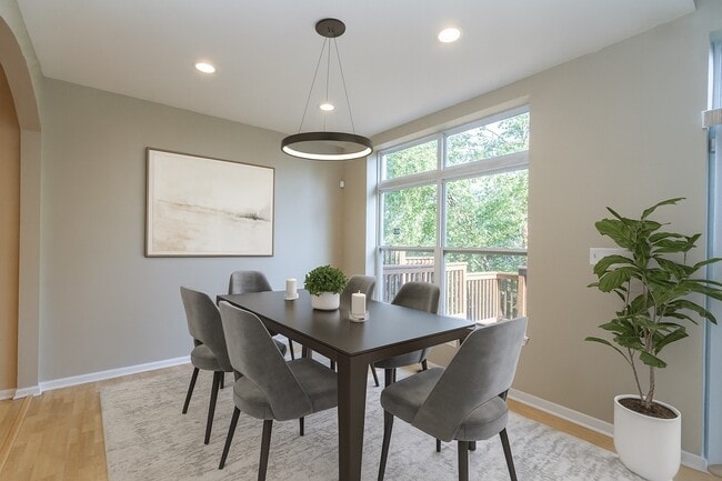 Foto del edificio - 357 Lucille Ln