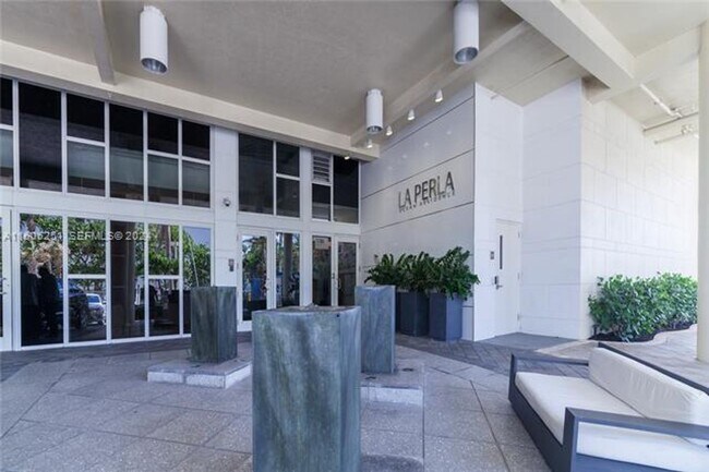 Photo - 16699 Collins Ave Apartment