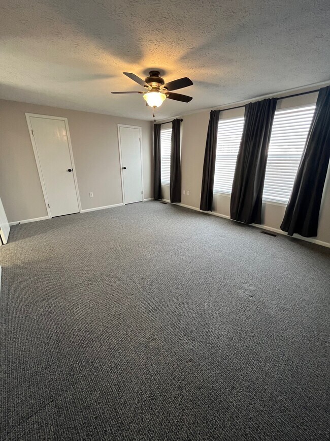 Primary Bedroom - 533 Beebe Ct