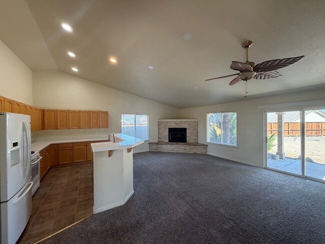 Building Photo - 1526 Golf Ct