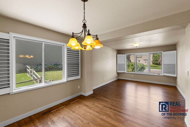 Building Photo - Gorgeous 4 Bed, 2.5 Bath House in South Fo...