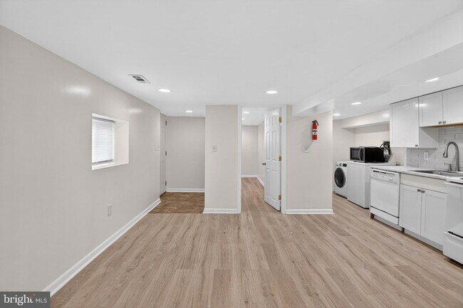 Foto del edificio - 141 Uhland Terrace NE