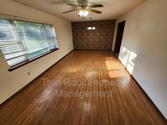 Building Photo - 329 S Morrison Dr