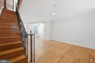 Building Photo - 924 Euclid St NW