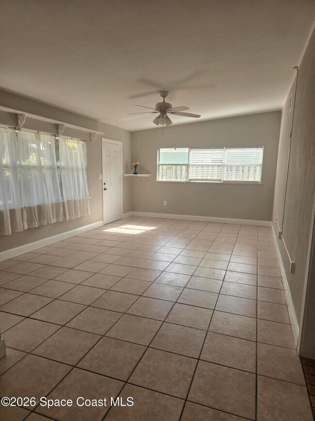 Building Photo - 910 S Orlando Ave