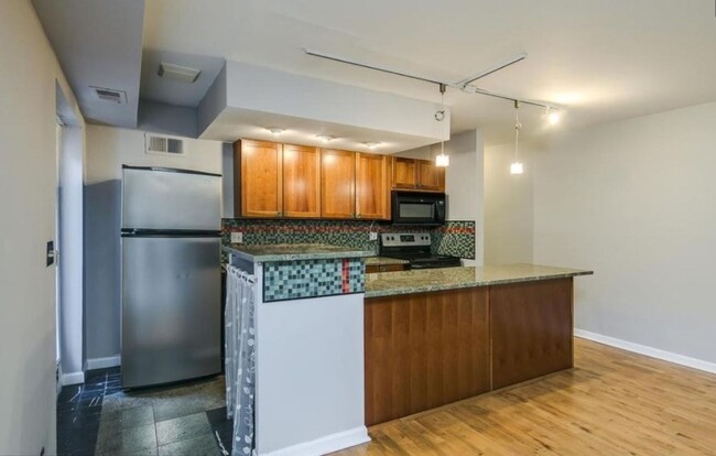 Foto del edificio - 1445 Adams St