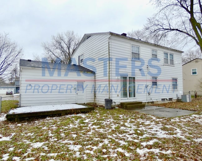 Building Photo - 532 Dussel Dr