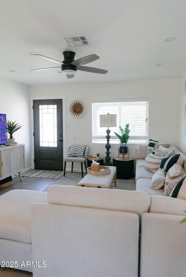 Foto del edificio - 7715 E Avalon Dr