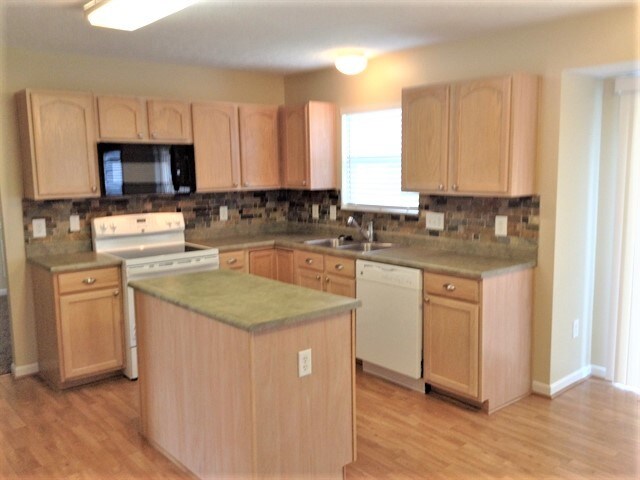 Foto del edificio - 5632 Sunrise View Cir