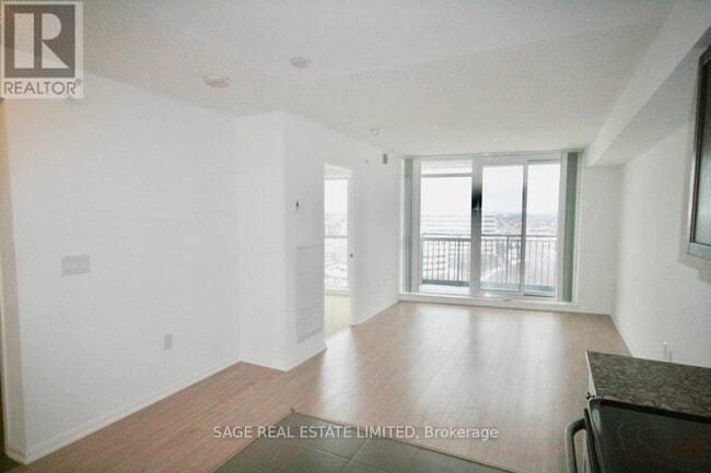 Photo du bâtiment - 800 Lawrence Ave W