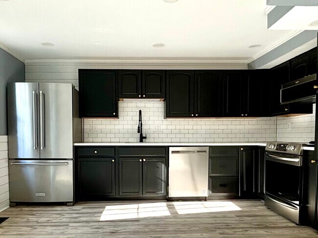 Building Photo - 43 Bickel Ct